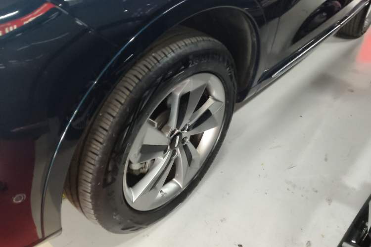 Used Wey Mocha New Energy 2024 Hi4 Four-Wheel Drive Long-Range Version Left Front Wheel Hub