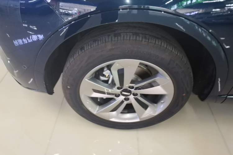 Used Wey Mocha New Energy 2024 Hi4 Four-Wheel Drive Long-Range Version Left Front Wheel Hub
