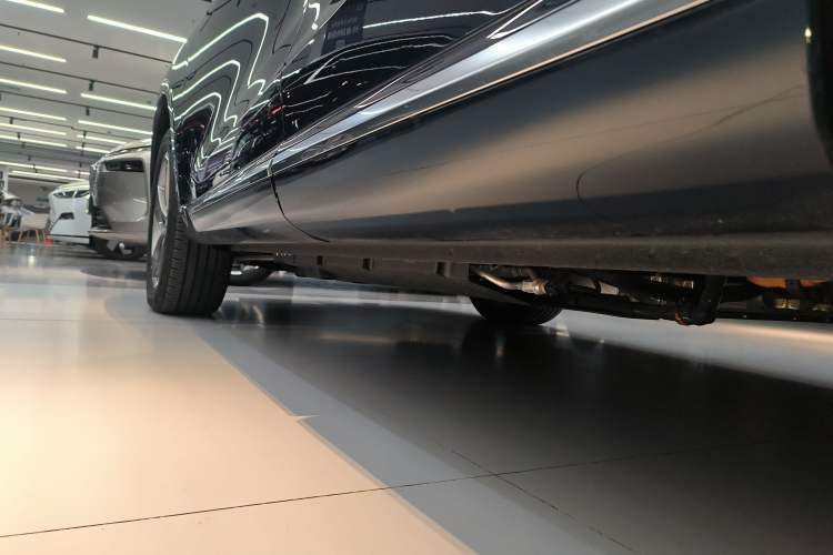 Used Wey Mocha New Energy 2024 Hi4 Four-Wheel Drive Long-Range Version Left Side Sill