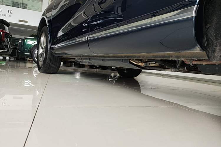 Used Wey Mocha New Energy 2024 Hi4 Four-Wheel Drive Long-Range Version Left Side Sill