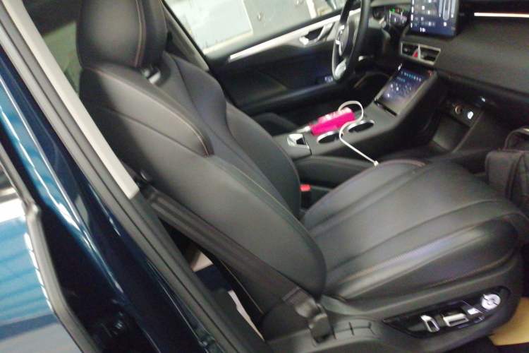 Used Wey Mocha New Energy 2024 Hi4 Four-Wheel Drive Long-Range Version Right Front Seat