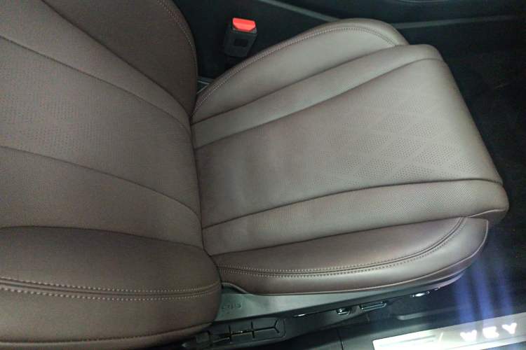 Used Wey Mocha New Energy 2024 Hi4 Four-Wheel Drive Long-Range Version Right Front Seat