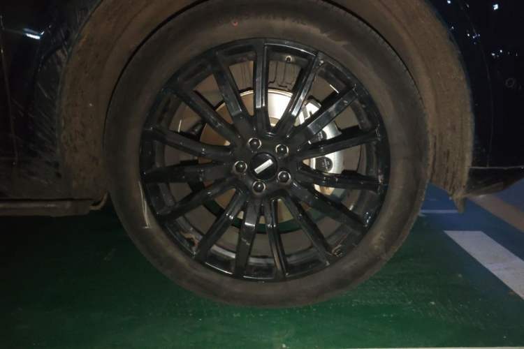 Used Wey Mocha New Energy 2024 Hi4 Four-Wheel Drive Long-Range Version Right Front Wheel Hub