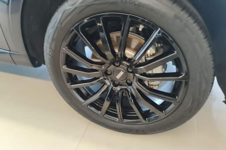 Used Wey Mocha New Energy 2024 Hi4 Four-Wheel Drive Long-Range Version Right Front Wheel Hub