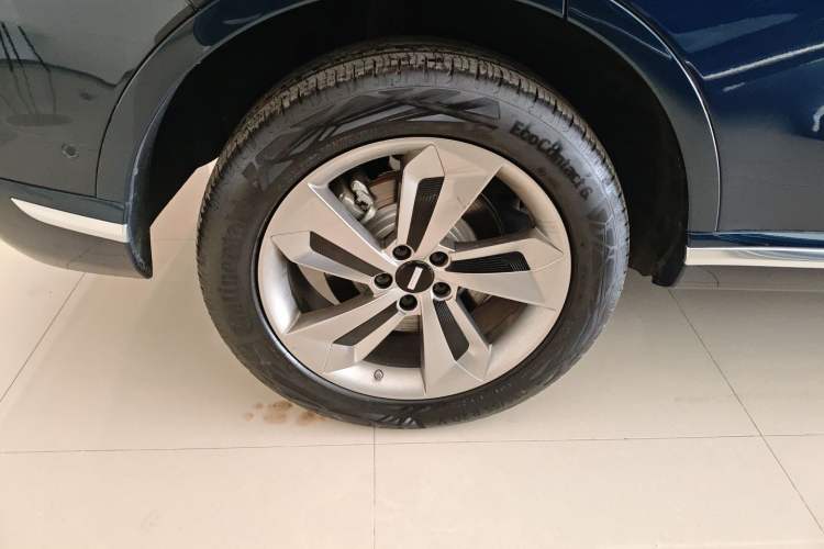 Used Wey Mocha New Energy 2024 Hi4 Four-Wheel Drive Long-Range Version Right Rear Wheel Hub