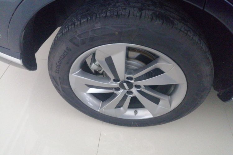 Used Wey Mocha New Energy 2024 Hi4 Four-Wheel Drive Long-Range Version Right Rear Wheel Hub