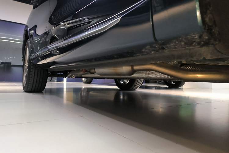 Used Wey Mocha New Energy 2024 Hi4 Four-Wheel Drive Long-Range Version Right Side Sill