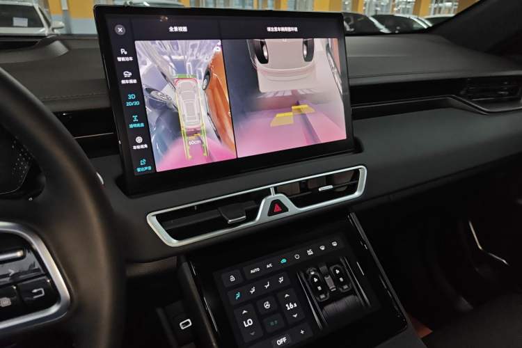 Used Wey Mocha New Energy 2024 Hi4 Four-Wheel Drive Long-Range Version Audio And AC Panel