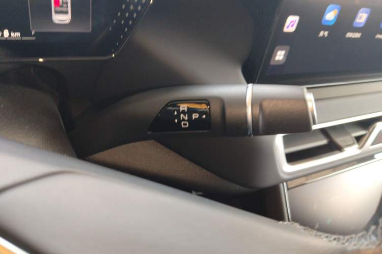 Used Wey Mocha New Energy 2024 Hi4 Four-Wheel Drive Long-Range Version Gear Lever