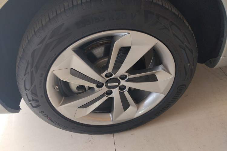 Used Wey Mocha New Energy 2024 Hi4 Four-Wheel Drive Long-Range Version Left Front Wheel Hub