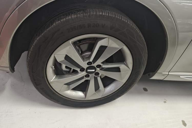 Used Wey Mocha New Energy 2024 Hi4 Four-Wheel Drive Long-Range Version Left Front Wheel Hub