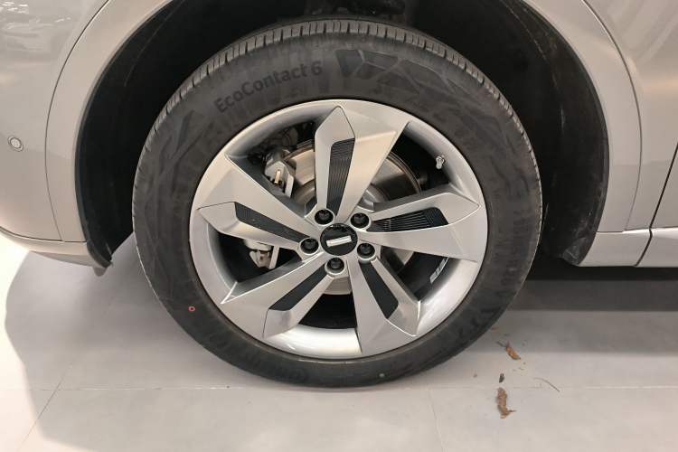 Used Wey Mocha New Energy 2024 Hi4 Four-Wheel Drive Long-Range Version Left Front Wheel Hub