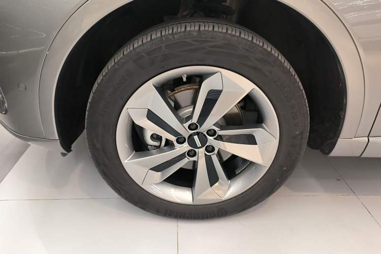 Used Wey Mocha New Energy 2024 Hi4 Four-Wheel Drive Long-Range Version Left Front Wheel Hub