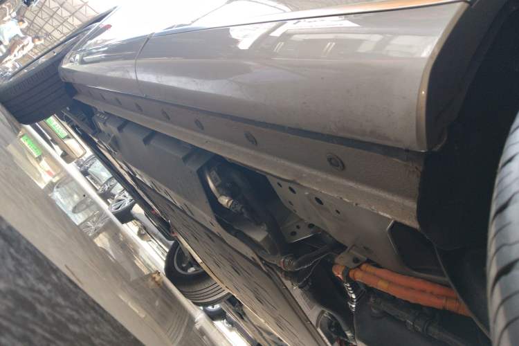 Used Wey Mocha New Energy 2024 Hi4 Four-Wheel Drive Long-Range Version Left Side Sill