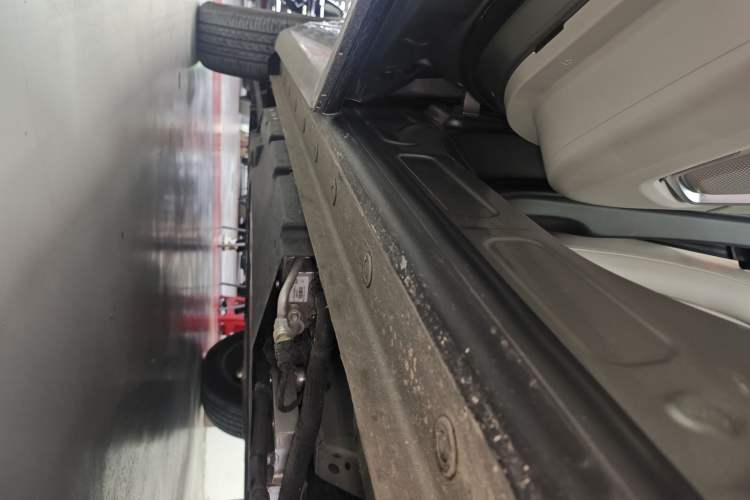 Used Wey Mocha New Energy 2024 Hi4 Four-Wheel Drive Long-Range Version Left Side Sill