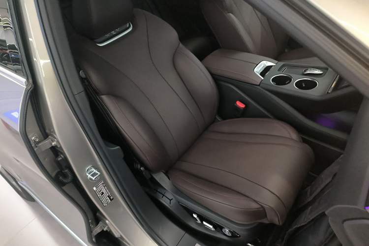 Used Wey Mocha New Energy 2024 Hi4 Four-Wheel Drive Long-Range Version Right Front Seat