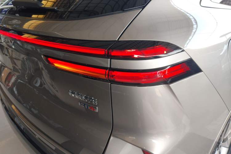 Used Wey Mocha New Energy 2024 Hi4 Four-Wheel Drive Long-Range Version Right Rear Taillight