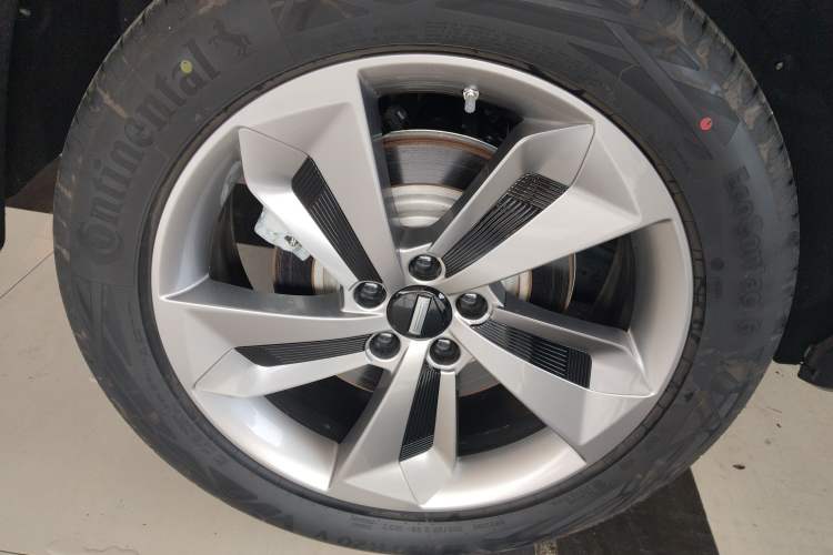 Used Wey Mocha New Energy 2024 Hi4 Four-Wheel Drive Long-Range Version Right Rear Wheel Hub