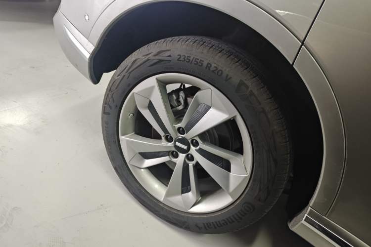 Used Wey Mocha New Energy 2024 Hi4 Four-Wheel Drive Long-Range Version Right Rear Wheel Hub
