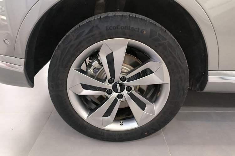 Used Wey Mocha New Energy 2024 Hi4 Four-Wheel Drive Long-Range Version Right Rear Wheel Hub