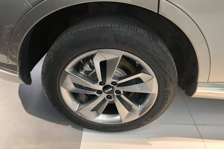 Used Wey Mocha New Energy 2024 Hi4 Four-Wheel Drive Long-Range Version Right Rear Wheel Hub