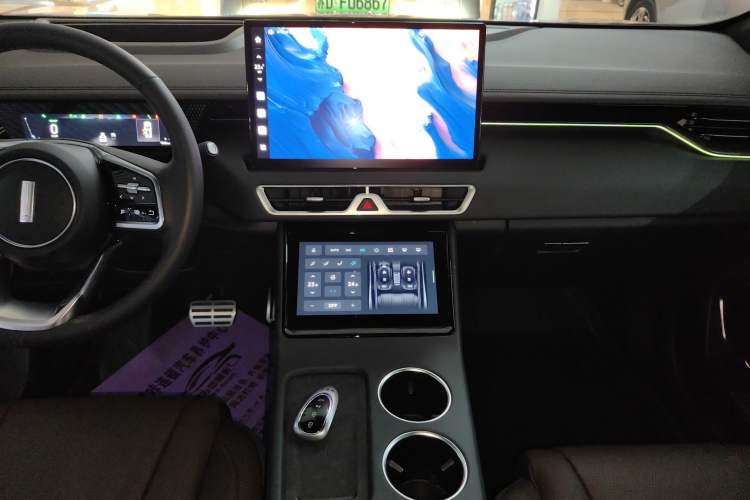 Used Wey Mocha New Energy 2024 Hi4 Four-Wheel Drive Long-Range Version Audio And AC Panel
