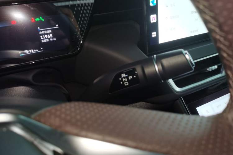 Used Wey Mocha New Energy 2024 Hi4 Four-Wheel Drive Long-Range Version Gear Lever