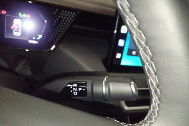 Used Wey Mocha New Energy 2024 Hi4 Four-Wheel Drive Long-Range Version Gear Lever
