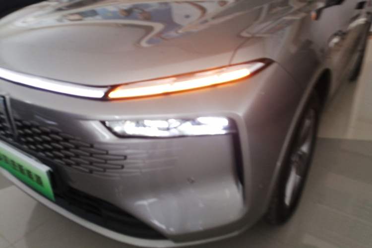 Used Wey Mocha New Energy 2024 Hi4 Four-Wheel Drive Long-Range Version Left Front Headlight