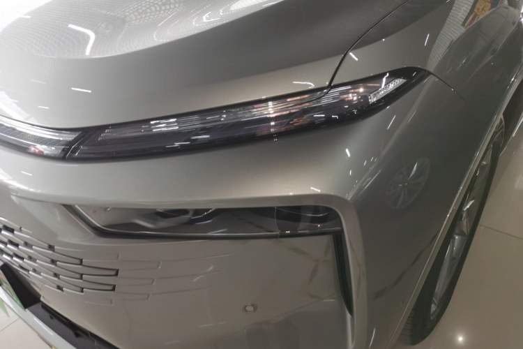Used Wey Mocha New Energy 2024 Hi4 Four-Wheel Drive Long-Range Version Left Front Headlight