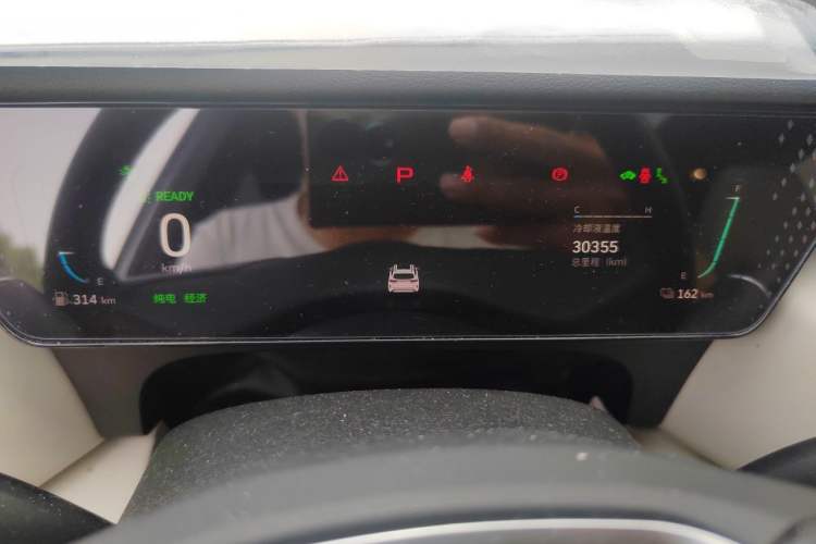 Used Wey Mocha New Energy 2024 Hi4 Four-Wheel Drive Long-Range Version Odometer Close Up