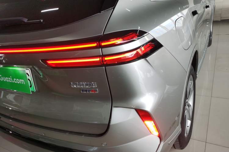 Used Wey Mocha New Energy 2024 Hi4 Four-Wheel Drive Long-Range Version Right Rear Taillight
