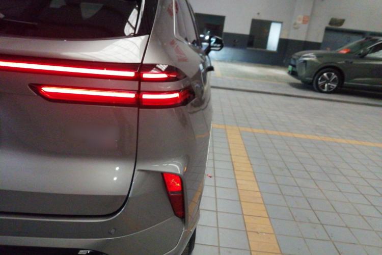 Used Wey Mocha New Energy 2024 Hi4 Four-Wheel Drive Long-Range Version Right Rear Taillight