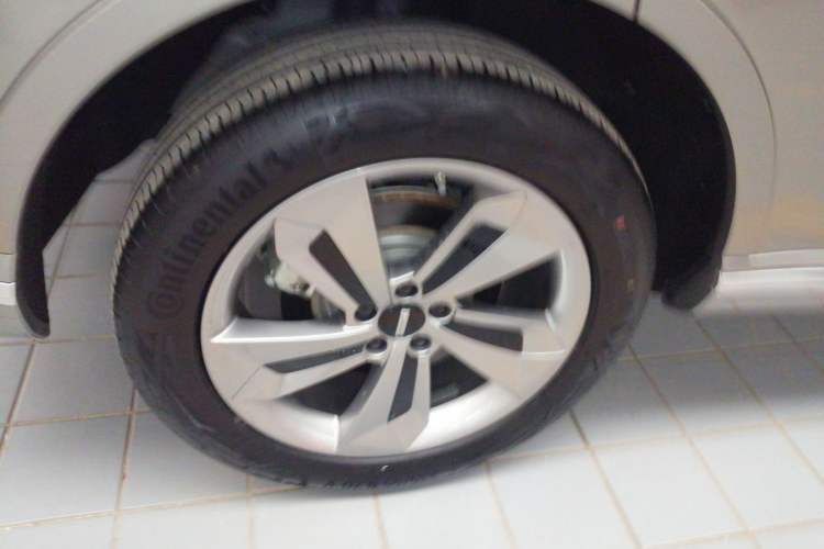 Used Wey Mocha New Energy 2024 Hi4 Four-Wheel Drive Long-Range Version Right Rear Wheel Hub