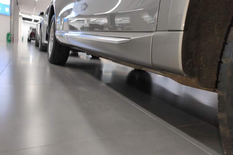 Used Wey Mocha New Energy 2024 Hi4 Four-Wheel Drive Long-Range Version Right Side Sill