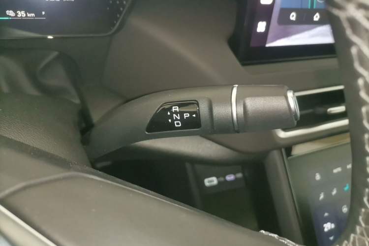 Used Wey Mocha New Energy 2024 Hi4 Four-Wheel Drive Long-Range Version Gear Lever