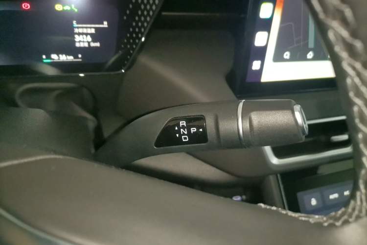 Used Wey Mocha New Energy 2024 Hi4 Four-Wheel Drive Long-Range Version Gear Lever