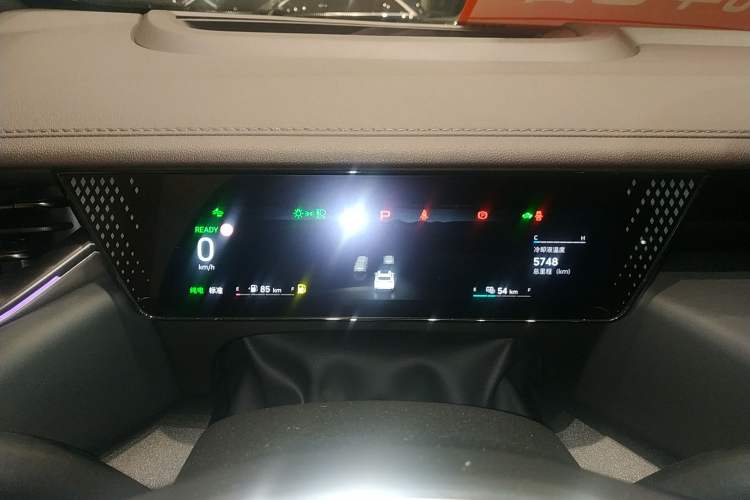Used Wey Mocha New Energy 2024 Hi4 Four-Wheel Drive Long-Range Version Instrument Cluster