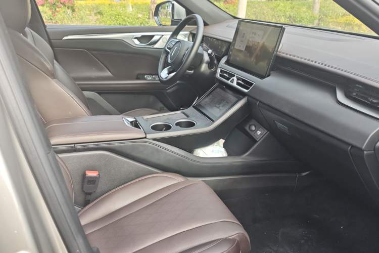 Used Wey Mocha New Energy 2024 Hi4 Four-Wheel Drive Long-Range Version Interior 5