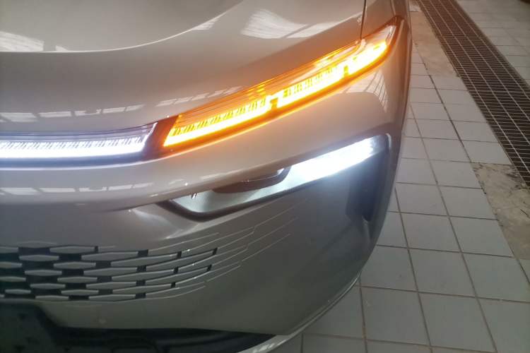 Used Wey Mocha New Energy 2024 Hi4 Four-Wheel Drive Long-Range Version Left Front Headlight