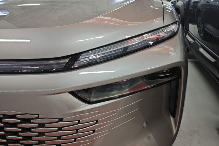 Used Wey Mocha New Energy 2024 Hi4 Four-Wheel Drive Long-Range Version Left Front Headlight