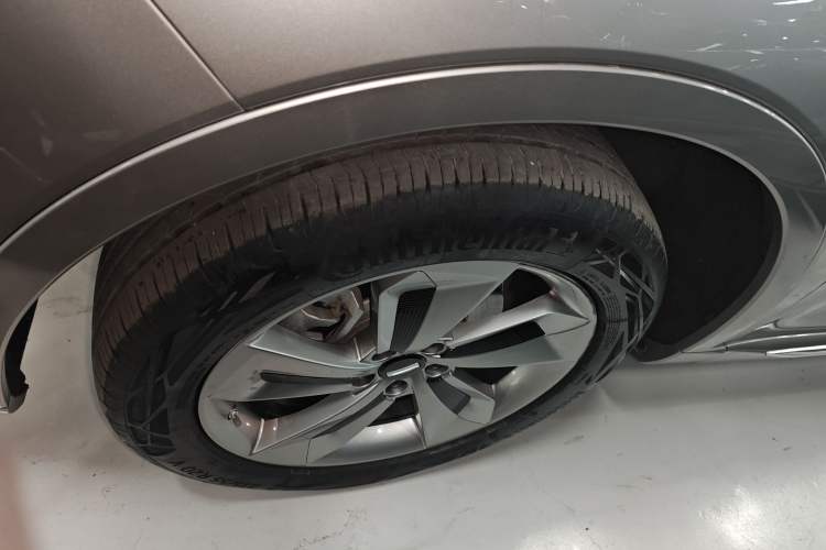 Used Wey Mocha New Energy 2024 Hi4 Four-Wheel Drive Long-Range Version Left Front Wheel Hub