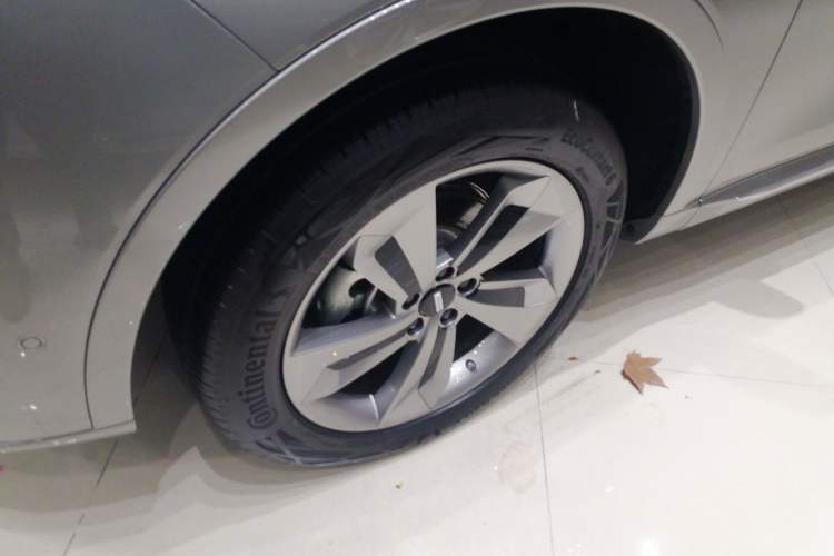 Used Wey Mocha New Energy 2024 Hi4 Four-Wheel Drive Long-Range Version Left Front Wheel Hub