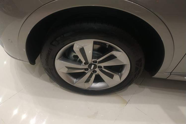 Used Wey Mocha New Energy 2024 Hi4 Four-Wheel Drive Long-Range Version Left Front Wheel Hub