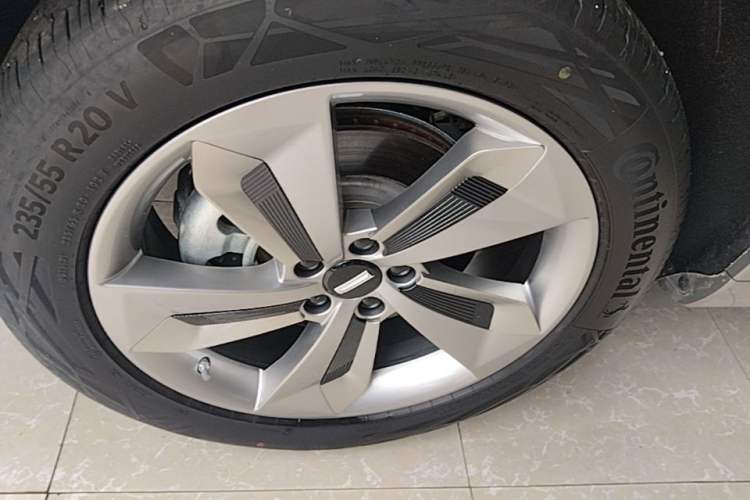 Used Wey Mocha New Energy 2024 Hi4 Four-Wheel Drive Long-Range Version Left Front Wheel Hub
