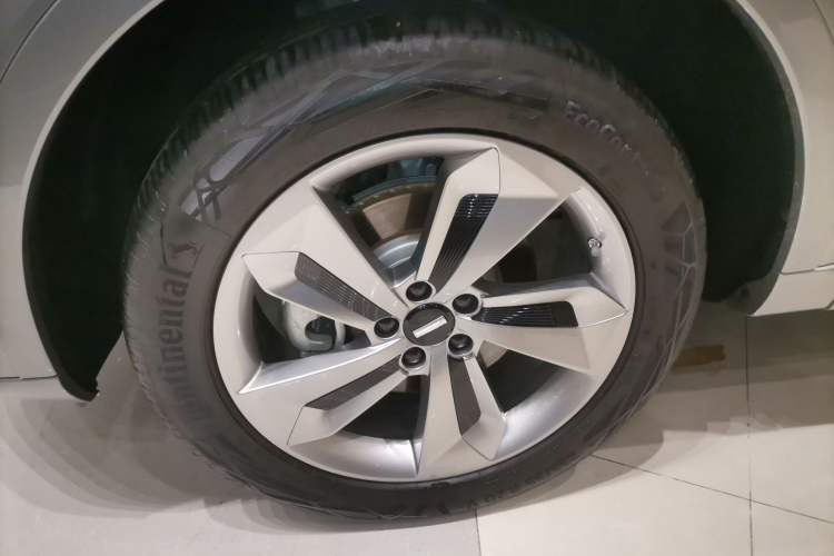 Used Wey Mocha New Energy 2024 Hi4 Four-Wheel Drive Long-Range Version Left Front Wheel Hub
