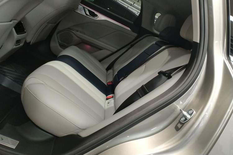 Used Wey Mocha New Energy 2024 Hi4 Four-Wheel Drive Long-Range Version Left Rear Seat