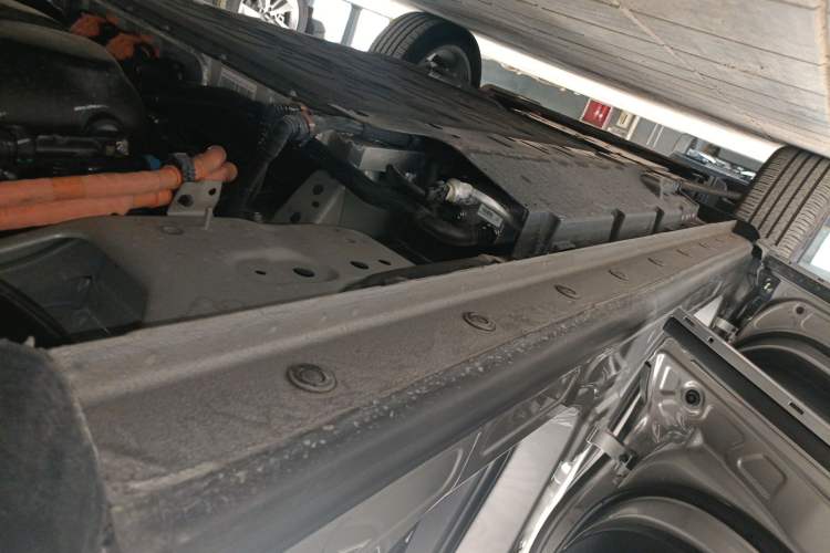 Used Wey Mocha New Energy 2024 Hi4 Four-Wheel Drive Long-Range Version Left Side Sill