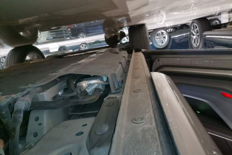 Used Wey Mocha New Energy 2024 Hi4 Four-Wheel Drive Long-Range Version Left Side Sill