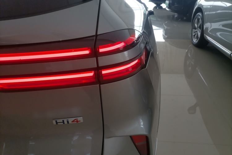 Used Wey Mocha New Energy 2024 Hi4 Four-Wheel Drive Long-Range Version Right Rear Taillight